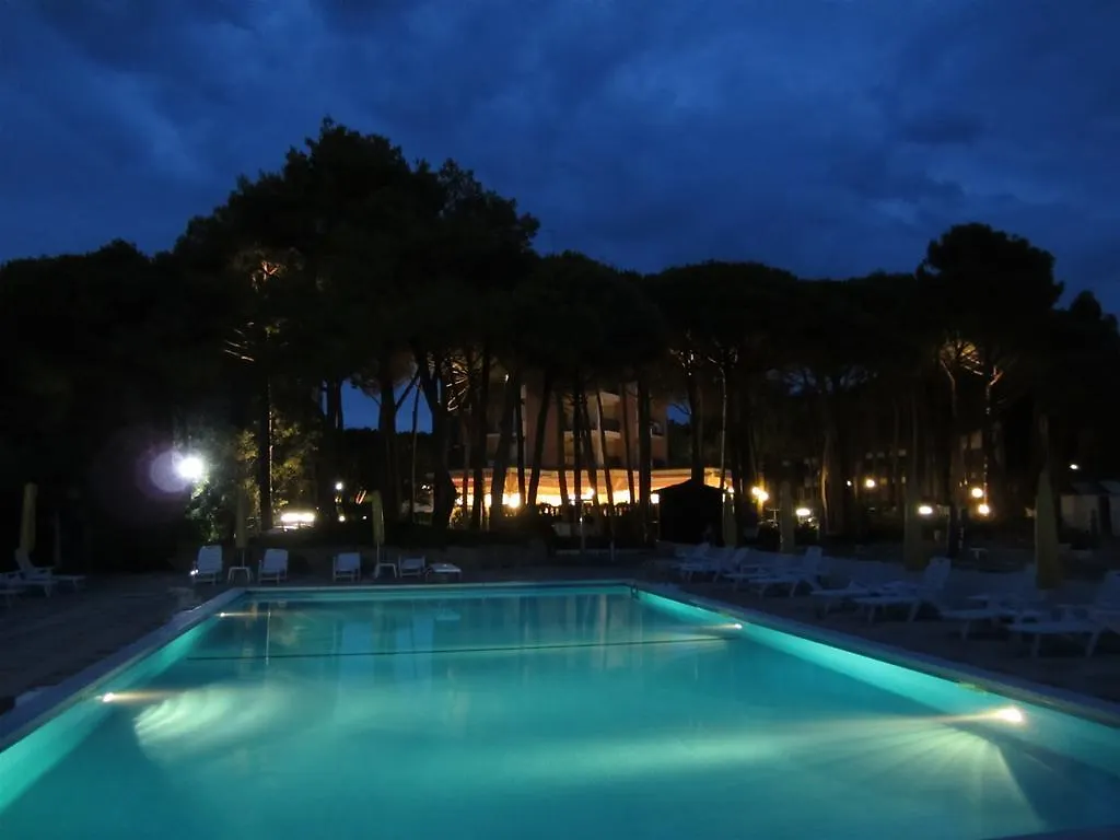 Hotel Beau Rivage Pineta Jesolo 4*,