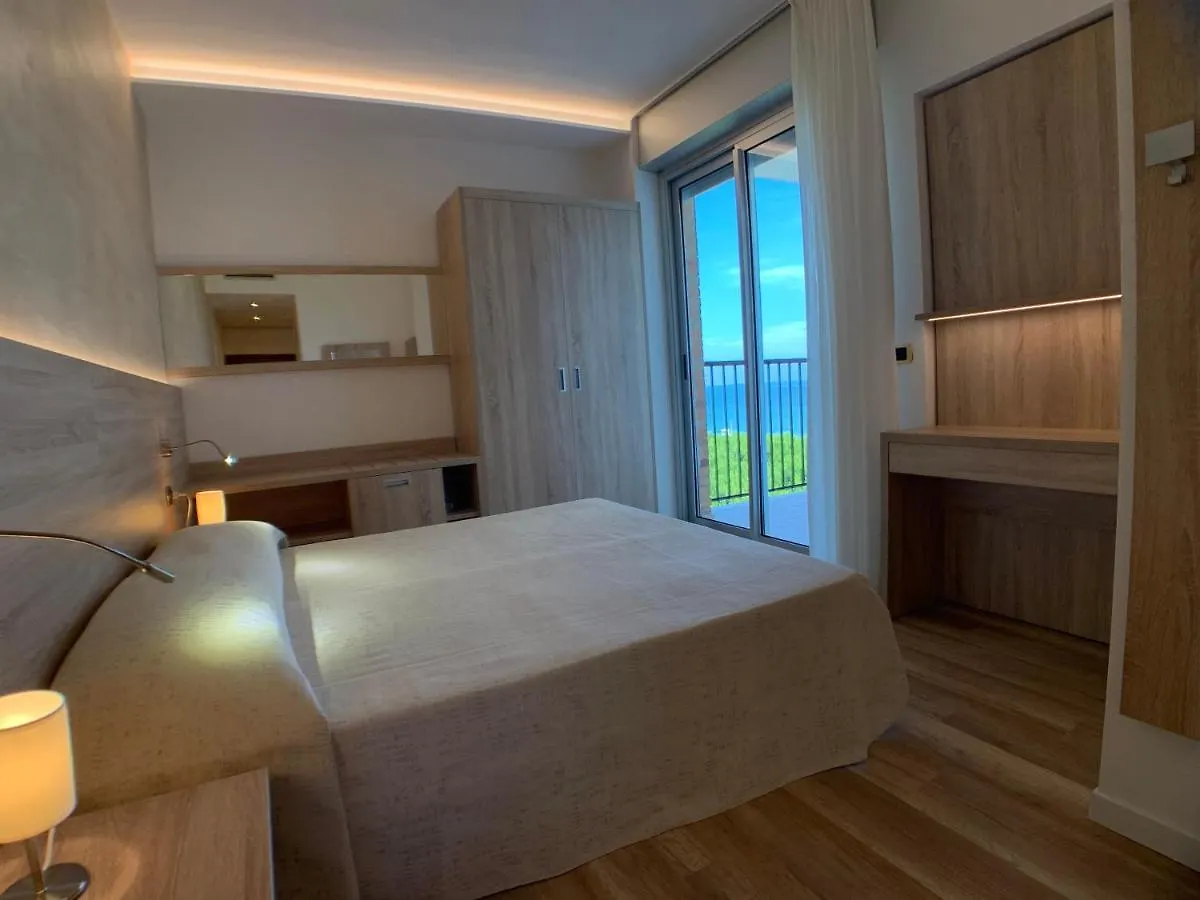 Hotel Beau Rivage Pineta Lido di Jesolo 4*,  Italy